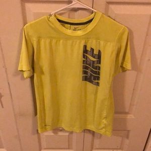 Boys xl Nike short sleeve shirt